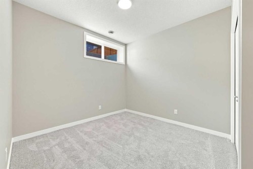 945 Chinook Winds Sw, Airdrie, AB - Indoor Photo Showing Other Room