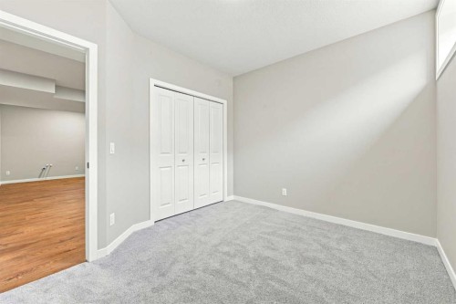 945 Chinook Winds Sw, Airdrie, AB - Indoor Photo Showing Other Room