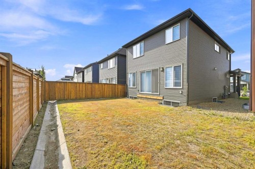 945 Chinook Winds Sw, Airdrie, AB - Outdoor With Exterior