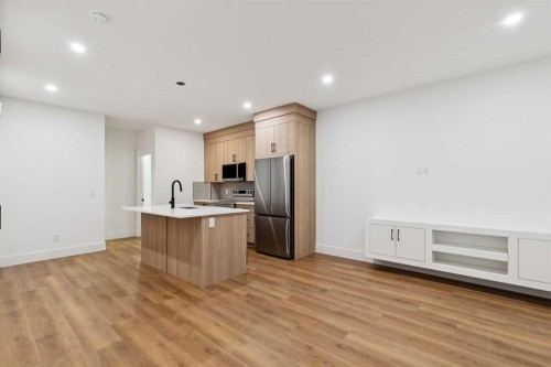 2607 5 Avenue Nw, Calgary, AB - Indoor Photo Showing Kitchen