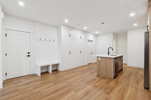 2607 5 Avenue Nw, Calgary, AB - Indoor