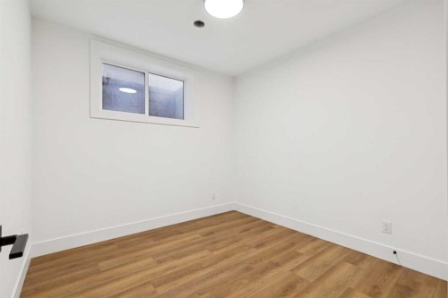 2607 5 Avenue Nw, Calgary, AB - Indoor Photo Showing Other Room