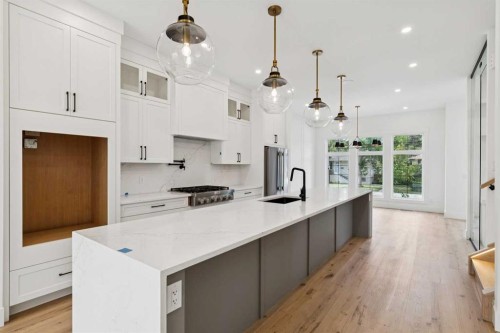 2607 5 Avenue Nw, Calgary, AB - Indoor Photo Showing Kitchen With Upgraded Kitchen