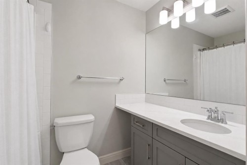 580 Savanna Boulevard, Calgary, AB - Indoor Photo Showing Bathroom