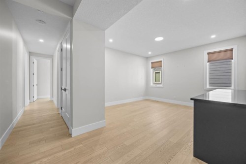 192 Magnolia Manor Se, Calgary, AB - Indoor Photo Showing Other Room