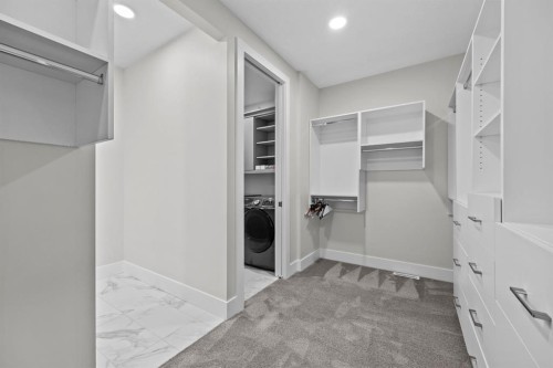 192 Magnolia Manor Se, Calgary, AB - Indoor