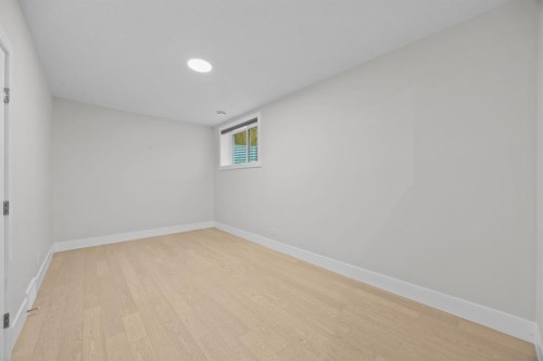 192 Magnolia Manor Se, Calgary, AB - Indoor Photo Showing Other Room