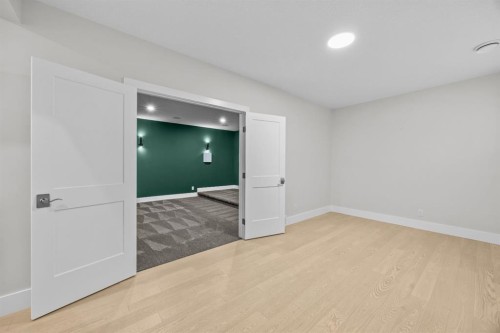 192 Magnolia Manor Se, Calgary, AB - Indoor Photo Showing Other Room