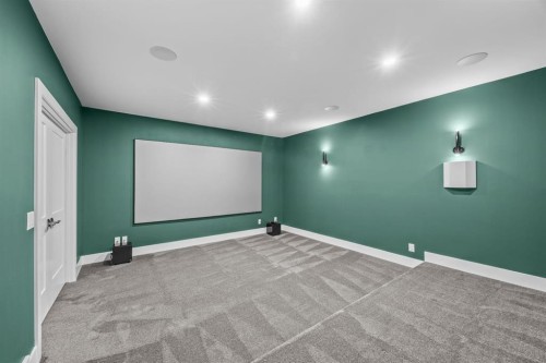 192 Magnolia Manor Se, Calgary, AB - Indoor Photo Showing Other Room