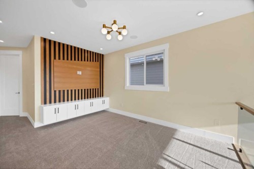 506 Waterford Rise, Chestermere, AB - Indoor Photo Showing Other Room