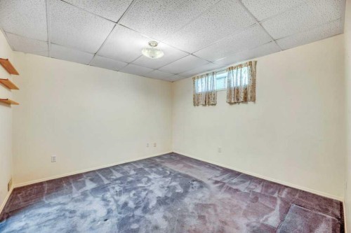 33 Riverview Point Se, Calgary, AB - Indoor Photo Showing Other Room