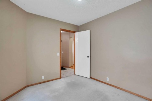 332 Harvest Hills Drive Ne, Calgary, AB - Indoor Photo Showing Other Room