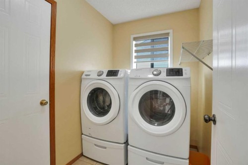 332 Harvest Hills Drive Ne, Calgary, AB - Indoor Photo Showing Laundry Room