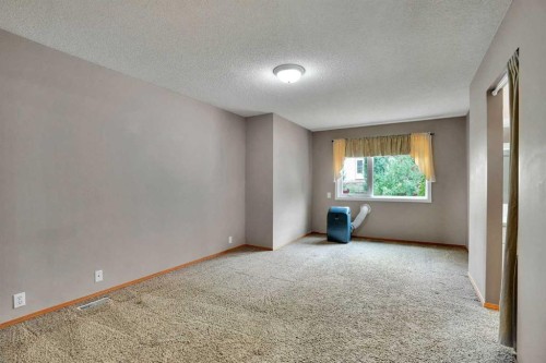 332 Harvest Hills Drive Ne, Calgary, AB - Indoor Photo Showing Other Room