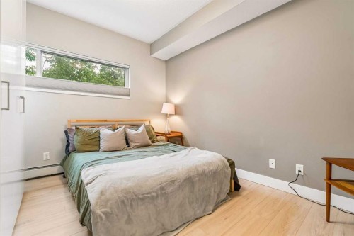 210-1521 26 Avenue Sw, Calgary, AB - Indoor Photo Showing Bedroom