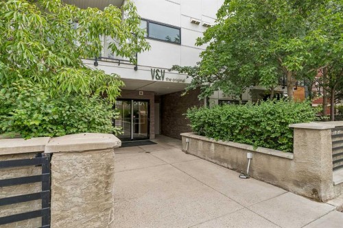210-1521 26 Avenue Sw, Calgary, AB - Outdoor