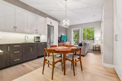 210-1521 26 Avenue Sw, Calgary, AB - Indoor Photo Showing Other Room