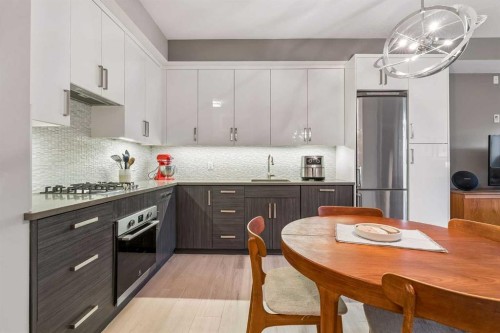 210-1521 26 Avenue Sw, Calgary, AB - Indoor