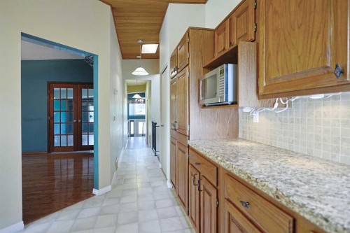 4904 Verulum Place Nw, Calgary, AB - Indoor Photo Showing Kitchen