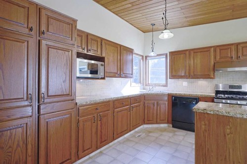 4904 Verulum Place Nw, Calgary, AB - Indoor Photo Showing Kitchen