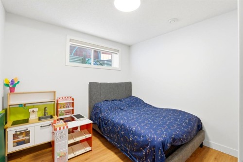 564 Evanston Drive Nw, Calgary, AB - Indoor Photo Showing Bedroom