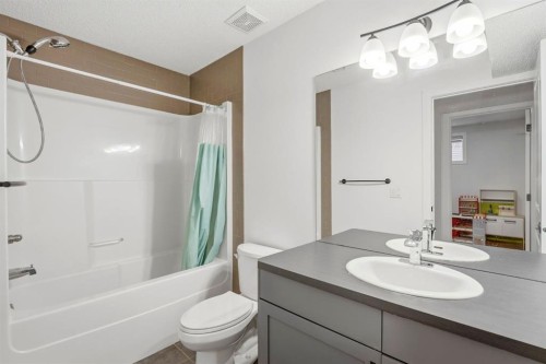 564 Evanston Drive Nw, Calgary, AB - Indoor Photo Showing Bathroom