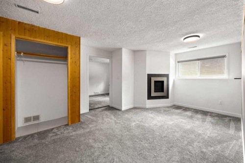 1064 Evergreen Circle, Canmore, AB - Indoor Photo Showing Other Room