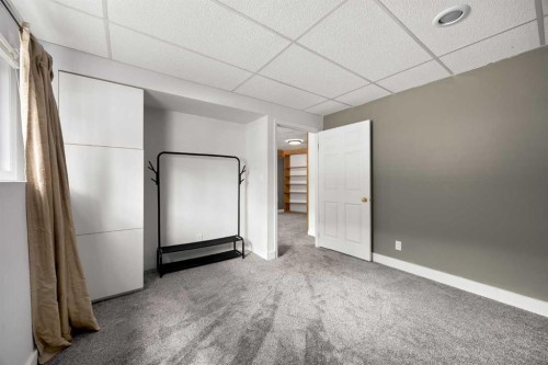 1064 Evergreen Circle, Canmore, AB - Indoor Photo Showing Other Room