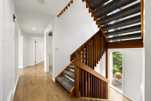 1064 Evergreen Circle, Canmore, AB - Indoor Photo Showing Other Room