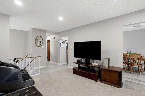 3056 32A Street Se, Calgary, AB - Indoor