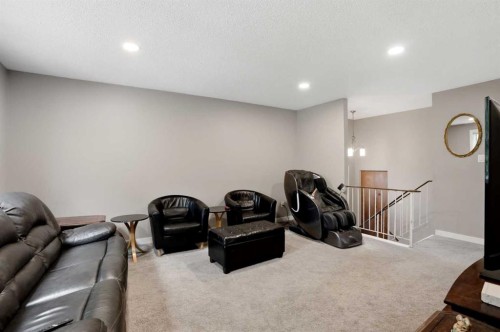 3056 32A Street Se, Calgary, AB - Indoor