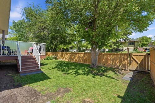 3056 32A Street Se, Calgary, AB - Outdoor