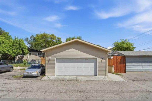 3056 32A Street Se, Calgary, AB - Outdoor