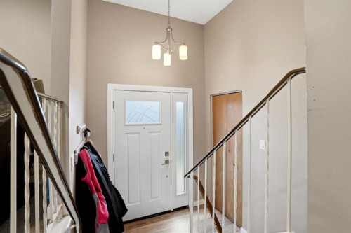 3056 32A Street Se, Calgary, AB - Indoor Photo Showing Other Room