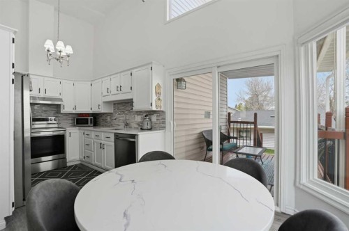 203 Shawglen Road Sw, Calgary, AB - Indoor
