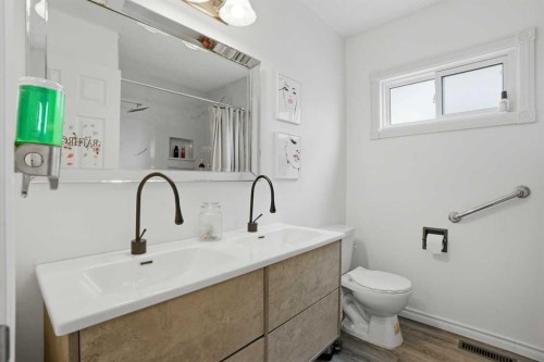 203 Shawglen Road Sw, Calgary, AB - Indoor Photo Showing Bathroom