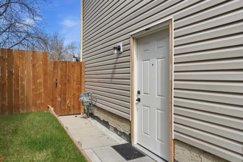 203 Shawglen Road Sw, Calgary, AB - Outdoor