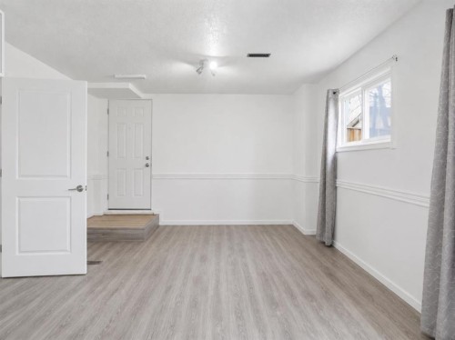 203 Shawglen Road Sw, Calgary, AB - Indoor Photo Showing Other Room