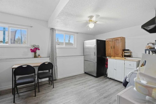 203 Shawglen Road Sw, Calgary, AB - Indoor