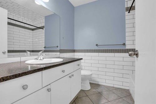 6 Jensen Crescent Ne, Airdrie, AB - Indoor Photo Showing Bathroom
