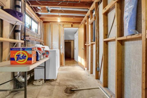 6 Jensen Crescent Ne, Airdrie, AB - Indoor Photo Showing Other Room