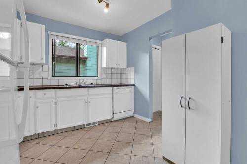 6 Jensen Crescent Ne, Airdrie, AB - Indoor