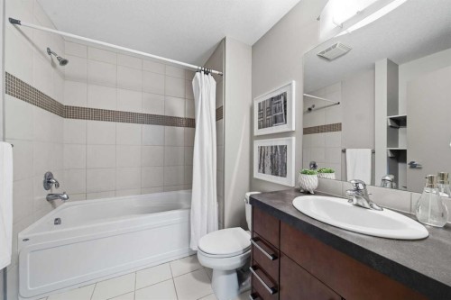1808-210 15 Avenue Se, Calgary, AB - Indoor Photo Showing Bathroom