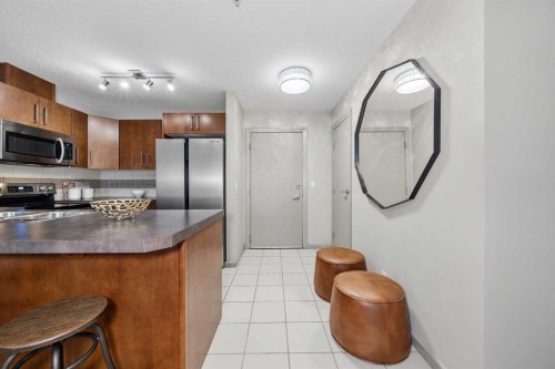 1808-210 15 Avenue Se, Calgary, AB - Indoor Photo Showing Kitchen