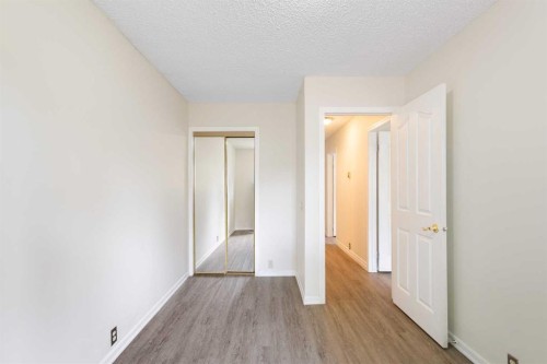 13 Bernard Drive Nw, Calgary, AB - Indoor Photo Showing Other Room