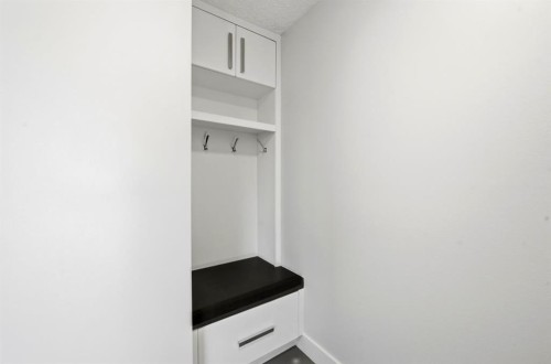 42-123 Queensland Drive Se, Calgary, AB - Indoor