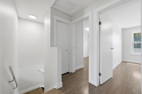 42-123 Queensland Drive Se, Calgary, AB - Indoor Photo Showing Other Room