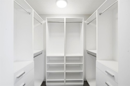 42-123 Queensland Drive Se, Calgary, AB - Indoor With Storage