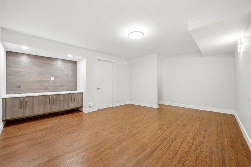 42-123 Queensland Drive Se, Calgary, AB - Indoor Photo Showing Other Room