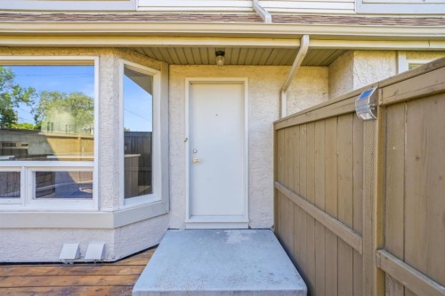 42-123 Queensland Drive Se, Calgary, AB - Outdoor With Exterior